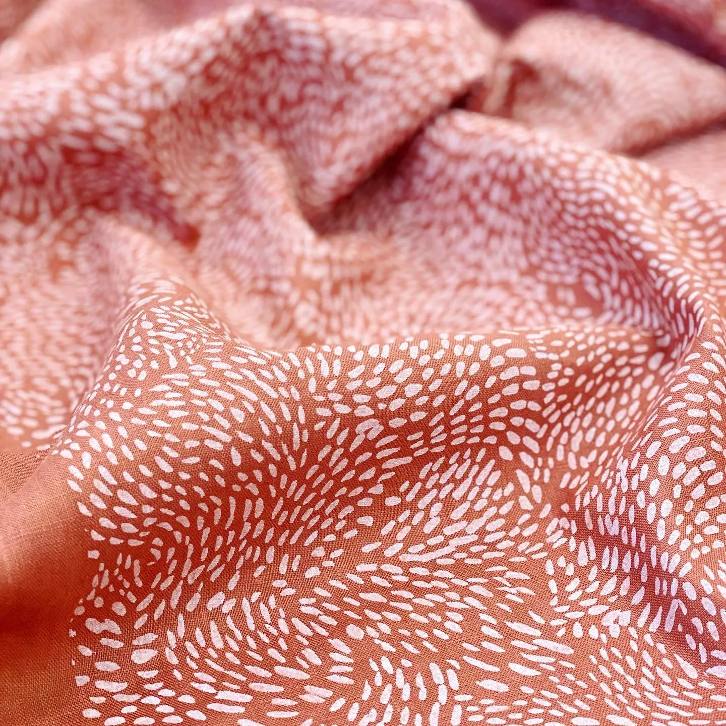 Acacia Swirl on clay linen