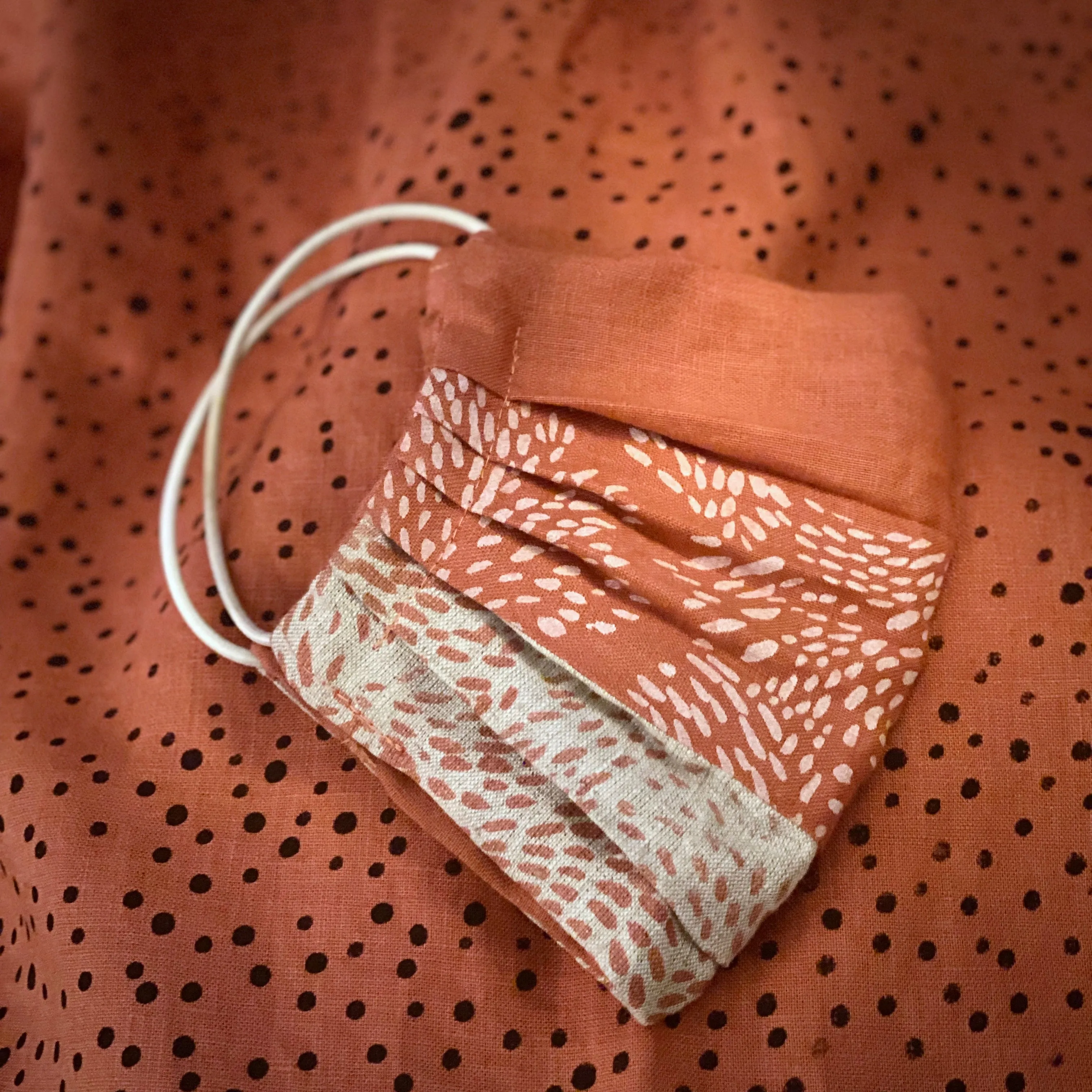 Acacia Swirl on clay linen