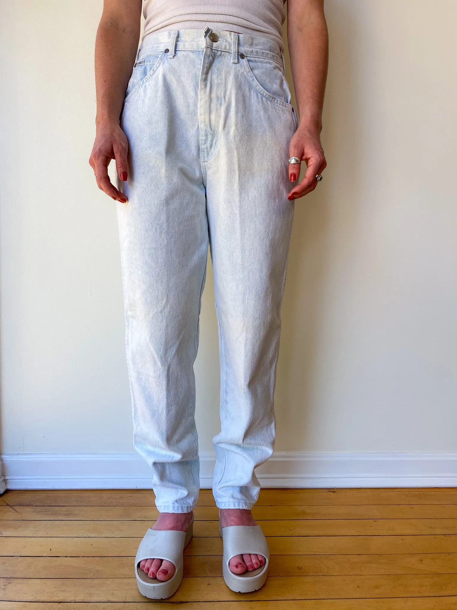 Bleach Wash Chic Jeans—[26X29]