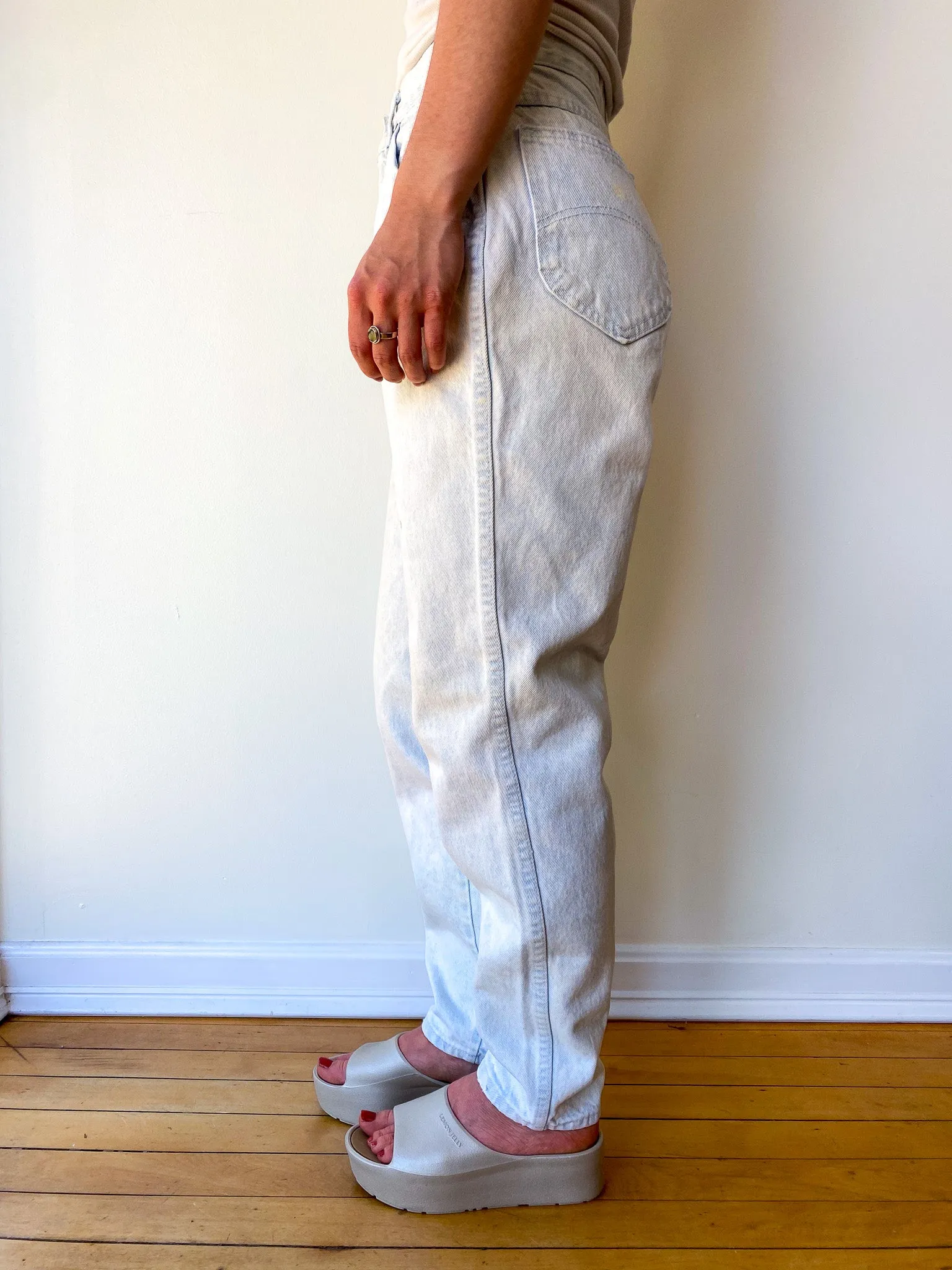 Bleach Wash Chic Jeans—[26X29]