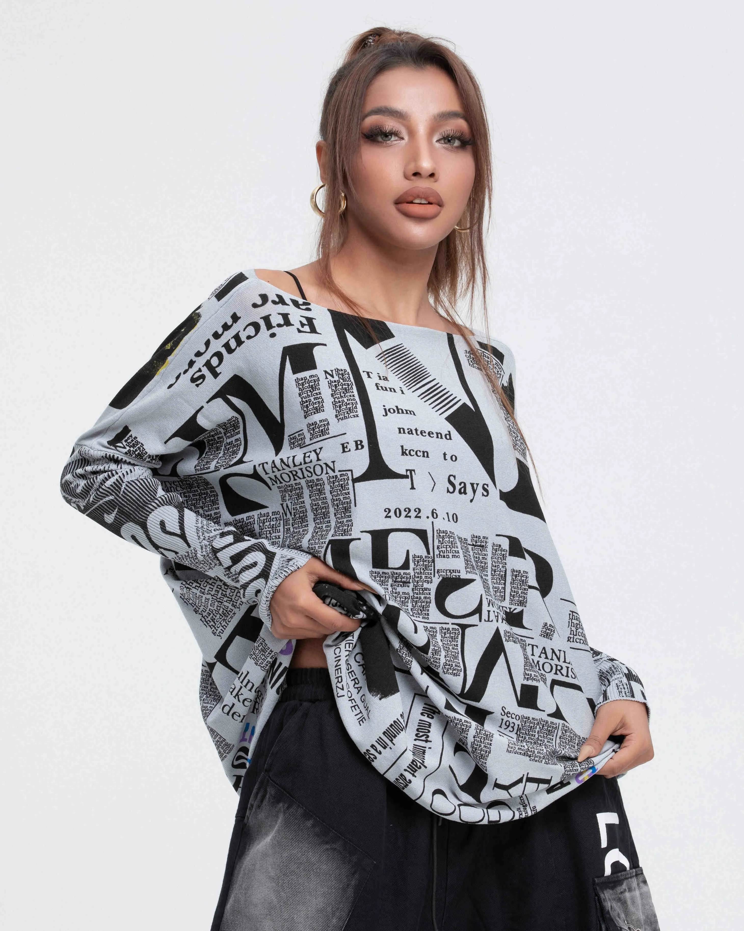 ❤ellazhu Women's Long Sleeve Sweater Newspaper Painting Pullover Oversized Shirt GY2753